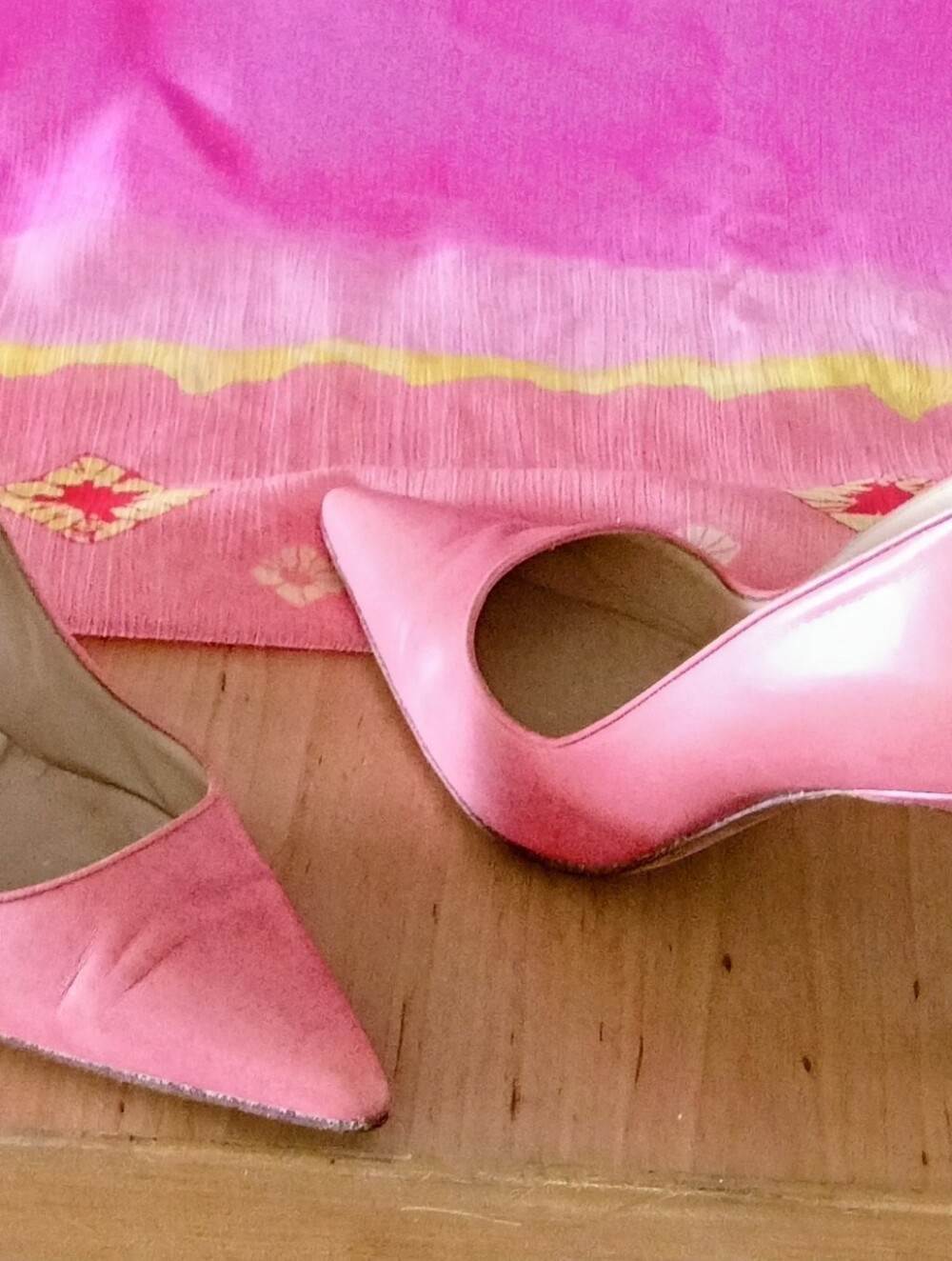 Manolo Blahnik Bubblegum Pink Pointed-Toe Pumps